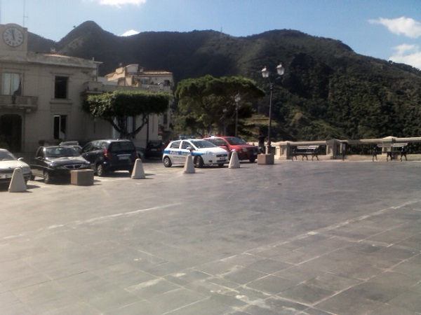 piazza san rocco scilla