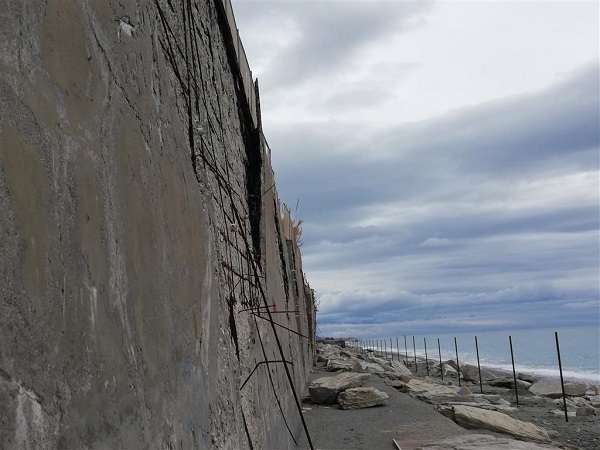 muro stazione melito porto salvo