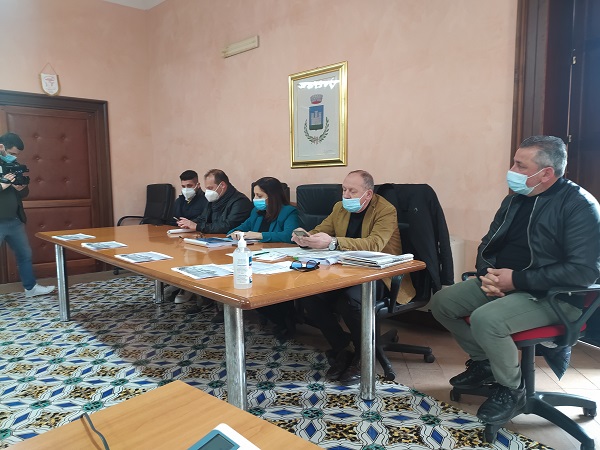 incontro comune isola capo rizzuto