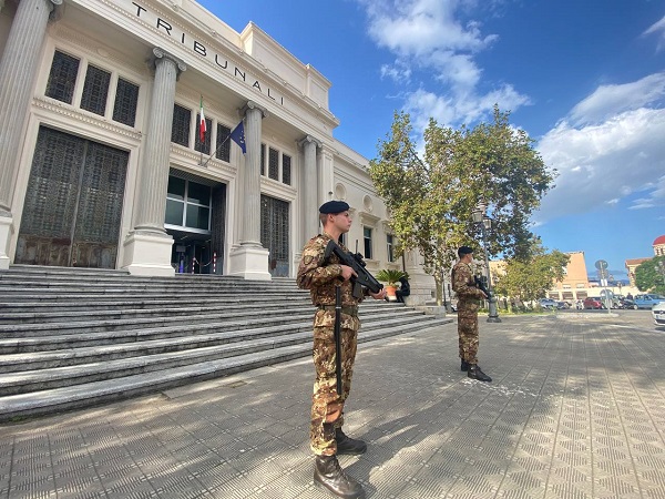 esercito italiano - piazza castello reggio