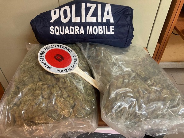 sequestro polizia di stato - crotone