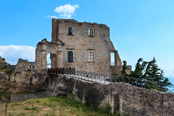 Fiumefreddo Bruzio - Castello della Valle