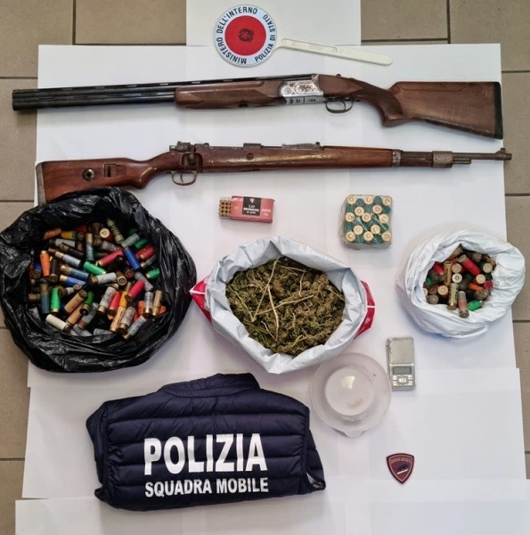 sequestro polizia di stato - isola capo rizzuto