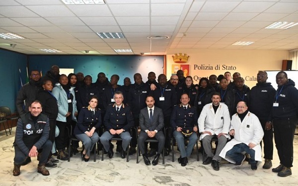 polizia di stato reggio - polizia nigeriana