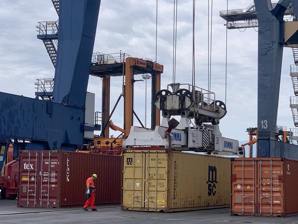 lavoratori porto gioia tauro