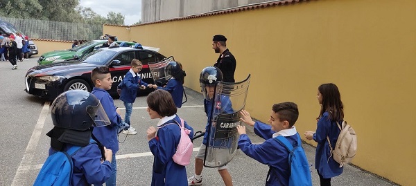 visita studenti caserma carabinieri - gioia tauro