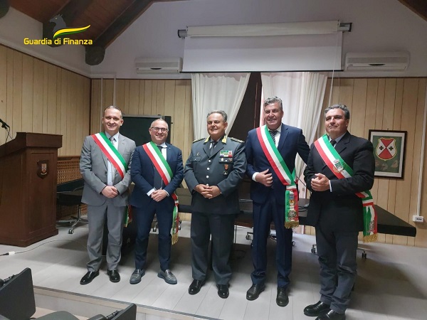 guardia di finanza - sindaci botricello - Sellia marina - sersale - tiriolo