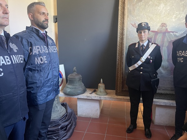 consegna campane carabinieri reggio - arcidiocesi