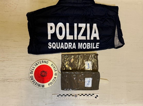 sequestro polizia di stato - crotone