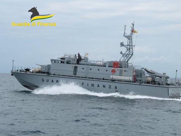 visita nave mazzei guardia di finanza - vibo valentia