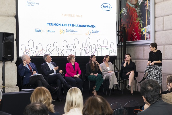 cerimonia premiazione Roche Italia e Fondazione Roche